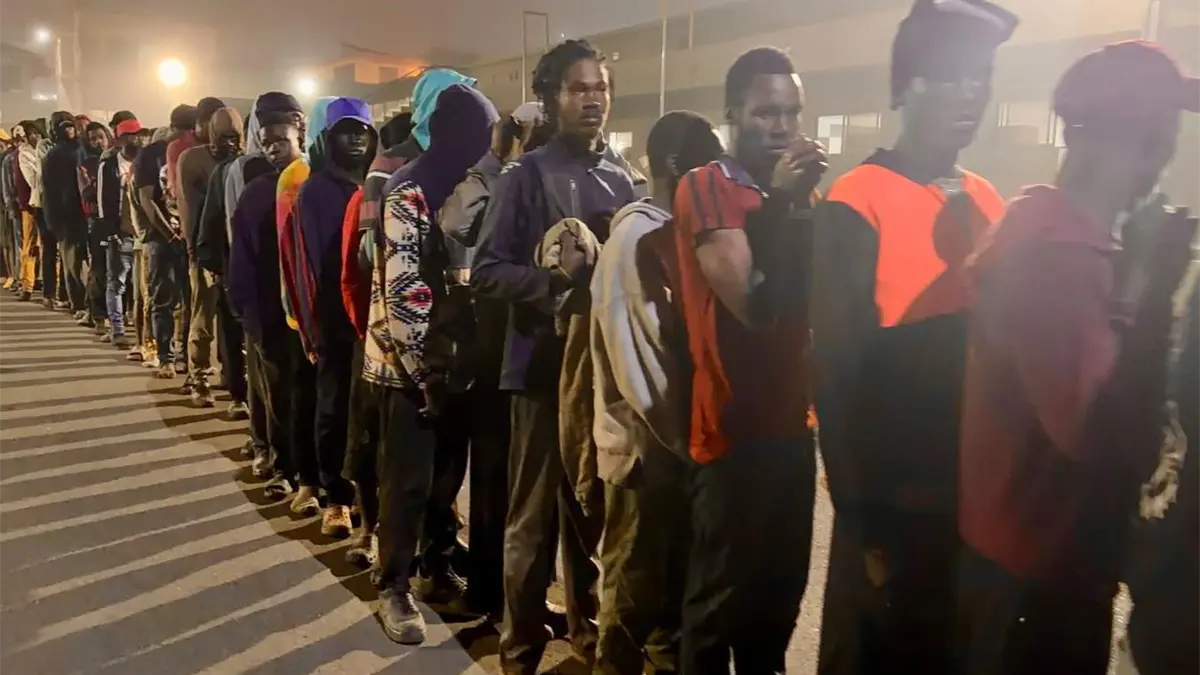 Migración detiene a 153 haitianos indocumentados.