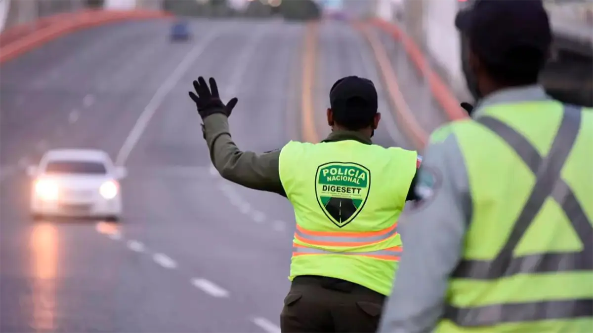 Contrarreloj por el marbete: largas filas y tensión a horas del vencimiento