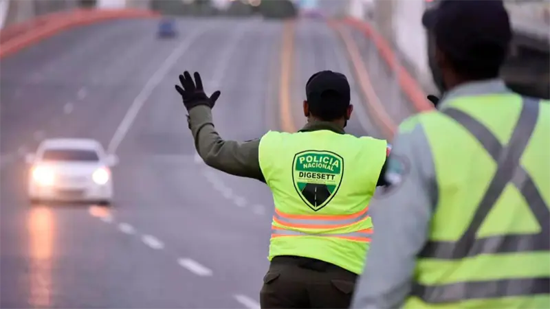 Contrarreloj por el marbete: largas filas y tensi&oacute;n a horas del vencimiento