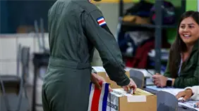 Costa Rica elige presidente y diputados en unas elecciones marcadas por la inseguridad y el narcotr&aacute;fico