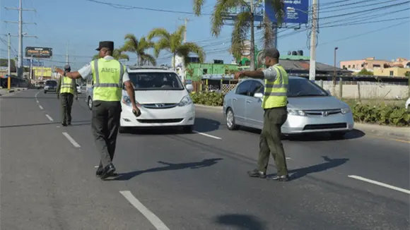 Digesett retuvo 46 veh&iacute;culos en el primer d&iacute;a tras vencer plazo para renovar el marbete