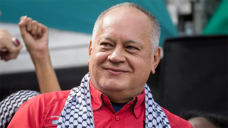 Cabello dice que varios pa&iacute;ses quieren reanudar vuelos a Venezuela y que son bienvenidos