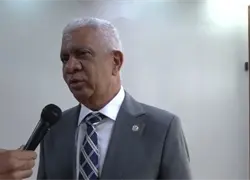 Legisladores solicitan revisi&oacute;n del contrato de AERODOM y advierten posible comparecencia