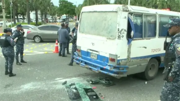 Mujer muere y hombre resulta herido tras accidente m&uacute;ltiple en la avenida George Washington