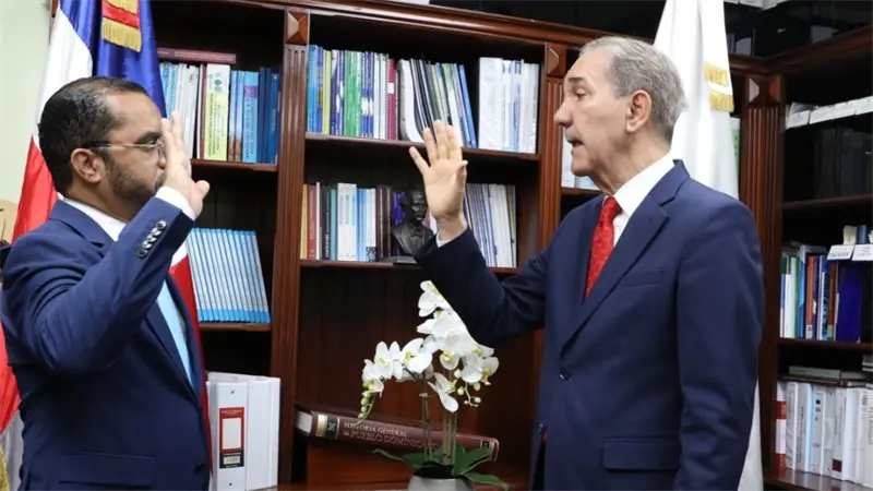 Garc&iacute;a Ferm&iacute;n juramenta a Jimmy Rosario Bernald como nuevo rector del Itla