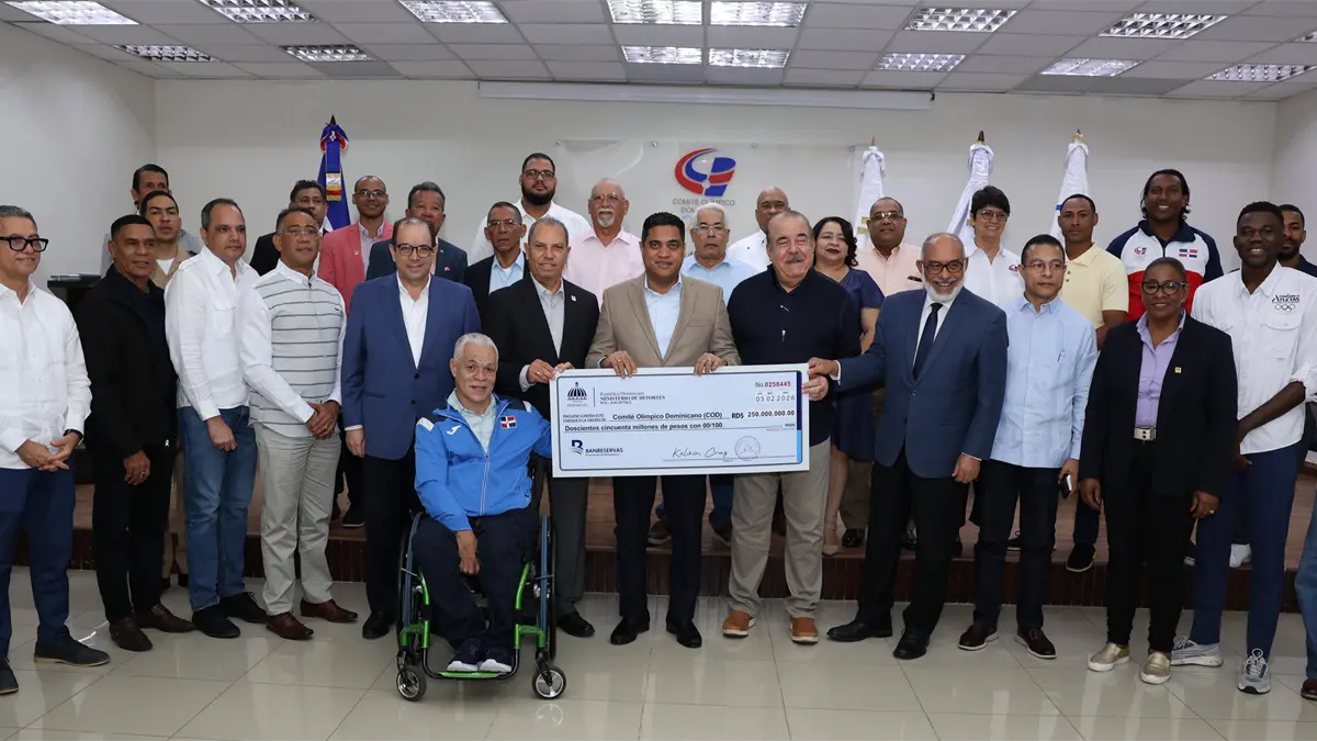 Ministro Kelvin Cruz entrega 250 millones más para preparar atletas de Juegos Centroamericanos y del Caribe