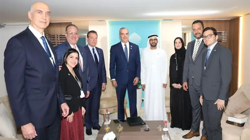 Abinader promueve uso de hub log&iacute;stico dominicano en Emiratos &Aacute;rabes Unidos