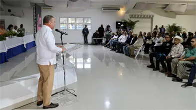 Ministro de Agricultura llama a productores a no dejarle todo a la naturaleza y apostar por la tecnolog&iacute;a