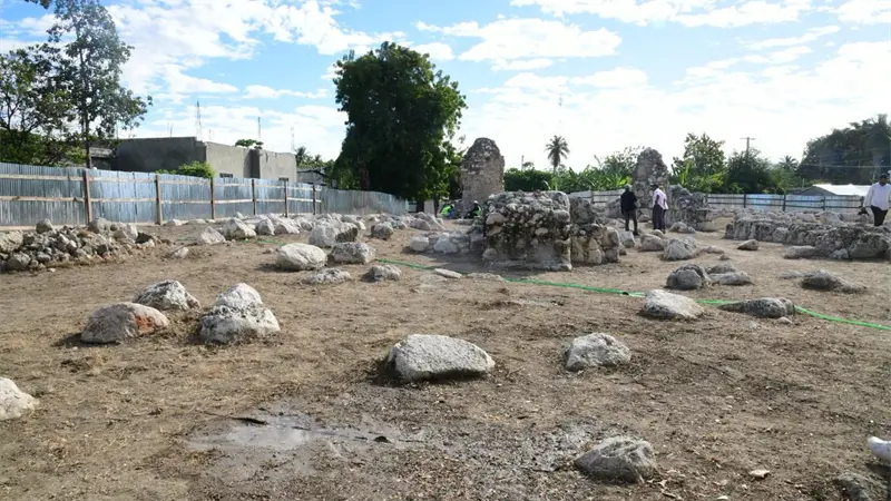 Expertos internacionales reactivan excavaciones en Azua para localizar los restos del cacique Enriquillo