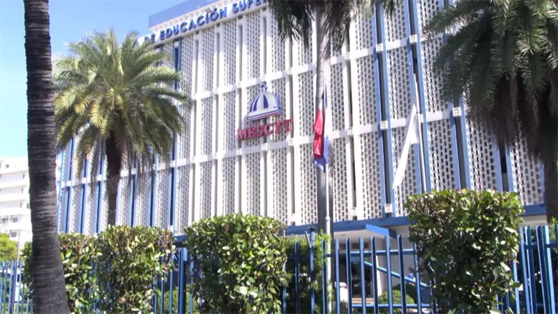 Sectores se oponen a la fusi&oacute;n del Ministerio de Educaci&oacute;n y el Mescyt