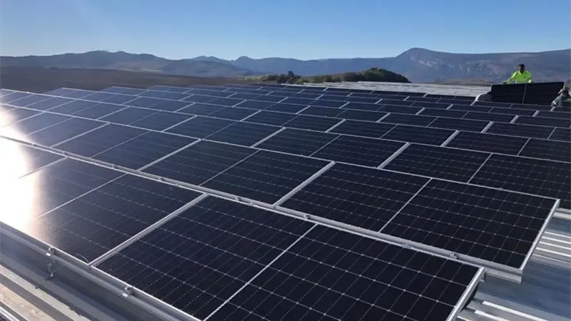 Aqu&iacute; todo lo que tienes que saber para la instalaci&oacute;n de paneles solares