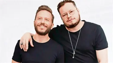 El d&uacute;o mexicano Sin Bandera: El mundo est&aacute; dise&ntilde;ado para que pierdas un poco de tu ser