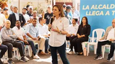 Alcaldesa Carolina Mej&iacute;a encabeza jornada alcald&iacute;a llega a ti en sector 27 de Febrero