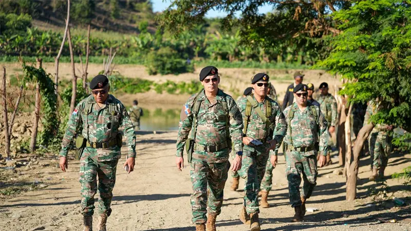Comandante del Ej&eacute;rcito recorre carretera internacional y unidades fronterizas