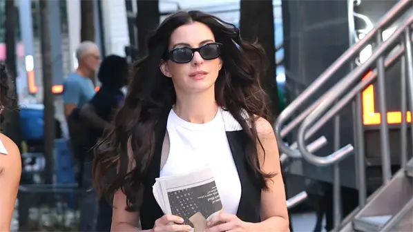 Anne Hathaway invita a fans a vestir sus mejores "outfits" para el estreno de El diablo viste a la moda 2