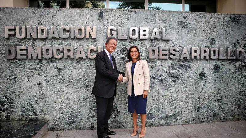 Embajadora de EE. UU. visita Funglode y se re&uacute;ne con Leonel Fern&aacute;ndez