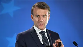 Macron pide informes sobre impacto de videojuegos e IA en salud mental de menores
