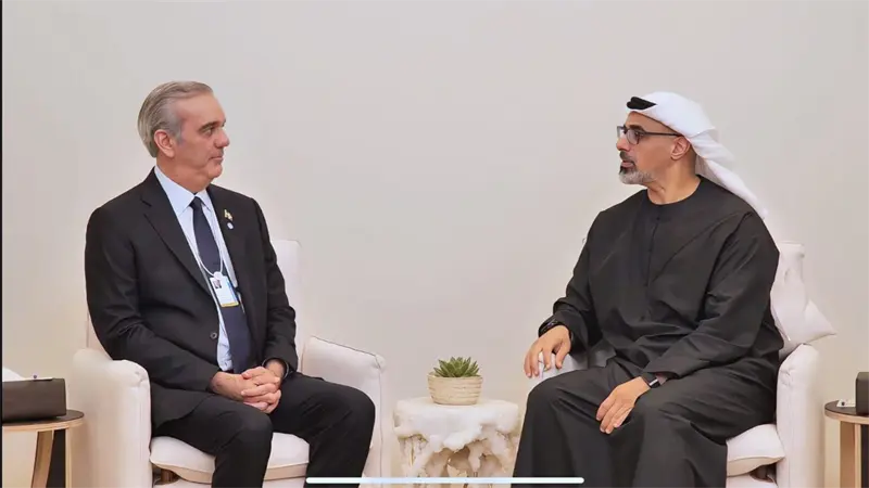 Abinader regresa al pa&iacute;s tras jornada de trabajo en Emiratos &Aacute;rabes Unidos