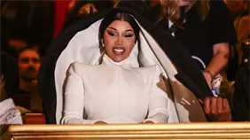Cardi B, la invitada favorita de aficionados para acompa&ntilde;ar a Bad Bunny en el Super Bowl