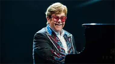 Elton John demanda Mail por revelar datos de su salud y nacimiento de su hijo