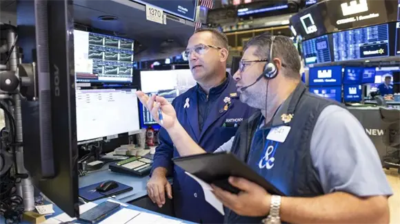 Wall Street cierra en verde y el Dow Jones supera los 50,000 puntos por primera vez