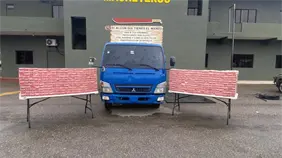 Ej&eacute;rcito ocupa cami&oacute;n con 150 mil cigarrillos en Montecristi