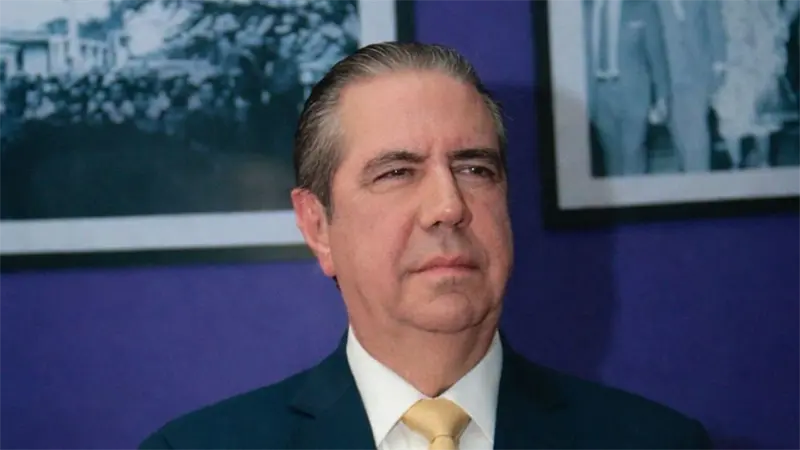 Francisco Javier Garc&iacute;a cuestiona que pacientes con c&aacute;ncer no reciban medicamentos de Alto Costo