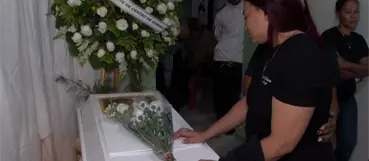 Velan restos de un joven  ultimado en un incidente 