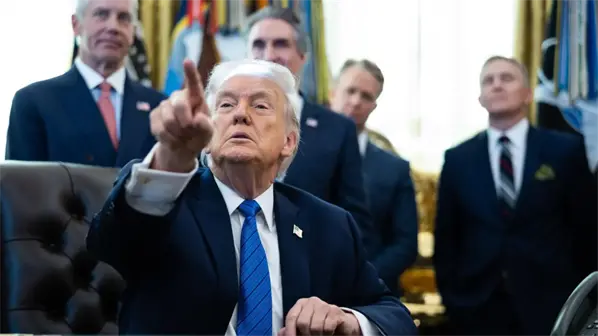 Trump impone arancel del 25% a pa&iacute;ses que compren bienes de Ir&aacute;n