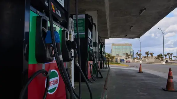 Cuba afronta el asedio petrolero de EE.UU. con un duro paquete de medidas