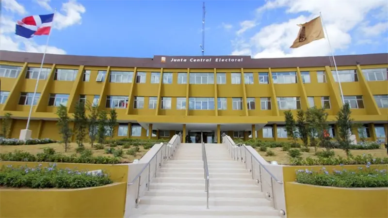 JCE anuncia calendario de captura y entrega de c&eacute;dulas a organizaciones pol&iacute;ticas