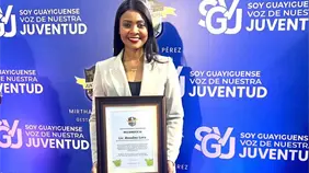 Periodista Rosalina Lora del Grupo SIN es reconocida por la Junta Municipal de La Gu&aacute;yiga en el D&iacute;a Nacional de la Juventud