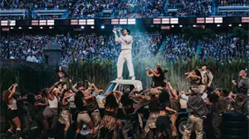 Bad Bunny agradece a cada empleado de Zara la camiseta que luci&oacute; en la Super Bowl