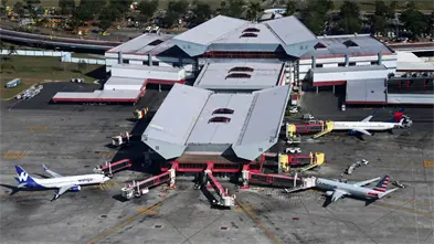 Cuba agota su combustible para aviones en un nuevo episodio del asedio petrolero de EE.UU.