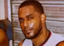 Vecinos exigen apresar a la esposa de joven asesinado a machetazos en Santo Domingo Este