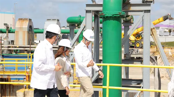 Inversi&oacute;n energ&eacute;tica estadounidense en RD supera los US$2,400 millones, resalta AES ante embajadora