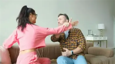 Celos desbordados pueden convertir una relaci&oacute;n en un espacio de violencia, advierte Luis Verg&eacute;s