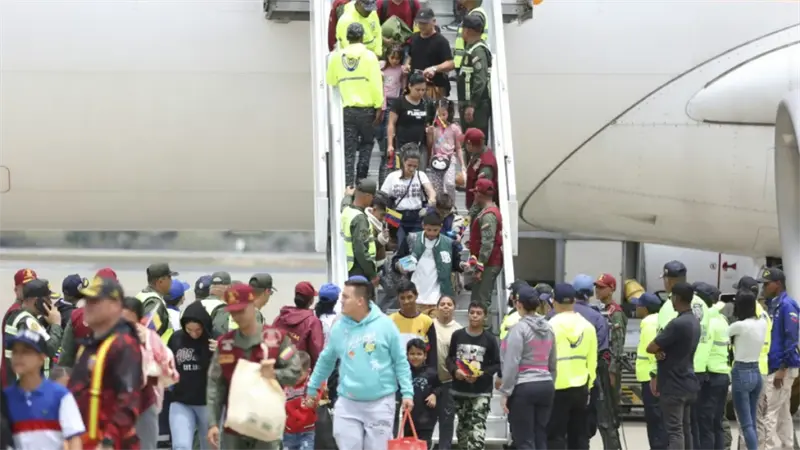 Llegan a Venezuela 120 migrantes en un vuelo de repatriaci&oacute;n proveniente de Miami