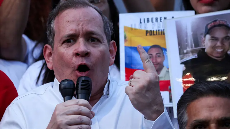 Activistas pol&iacute;ticos exigen la liberaci&oacute;n en Venezuela del dirigente Juan Pablo Guanipa