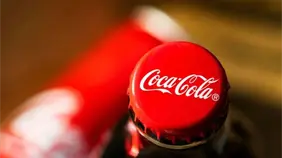 Coca-Cola gan&oacute; 13,107 millones de d&oacute;lares en 2025, un 23,29 % m&aacute;s que el a&ntilde;o previo
