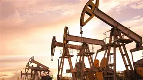 Petr&oacute;leo de Texas sube un 1 % tras la defensa de Trump a una soluci&oacute;n negociada con Ir&aacute;n