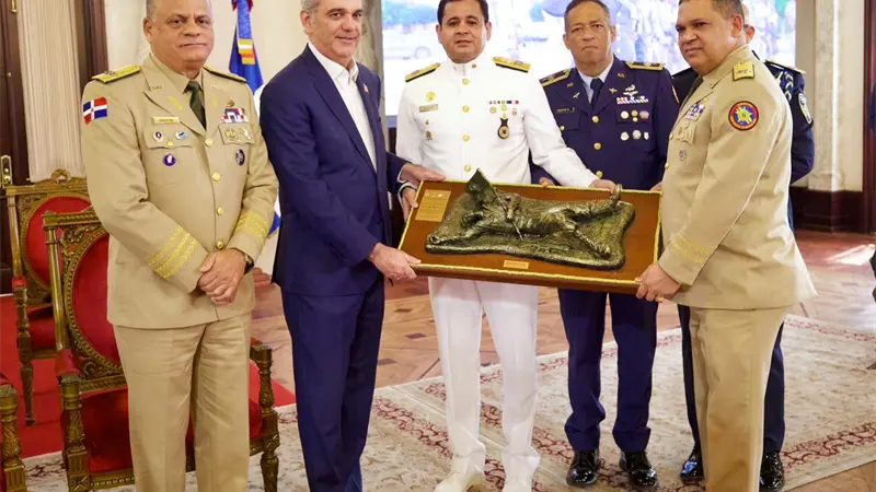 Presidente Abinader dice que gracias al fortalecimiento y trabajo de las Fuerzas Armadas y la Polic&iacute;a Nacional la Rep&uacute;blica Dominicana se consolida como un faro de paz en la regi&oacute;n