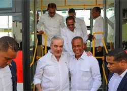 Abinader pone en marcha el corredor Independencia en SD con 68 autobuses