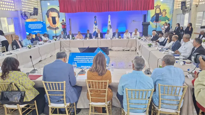 Gobierno invierte RD$94.8 millones para remozar 30 escuelas en Santiago antes del pr&oacute;ximo a&ntilde;o escolar