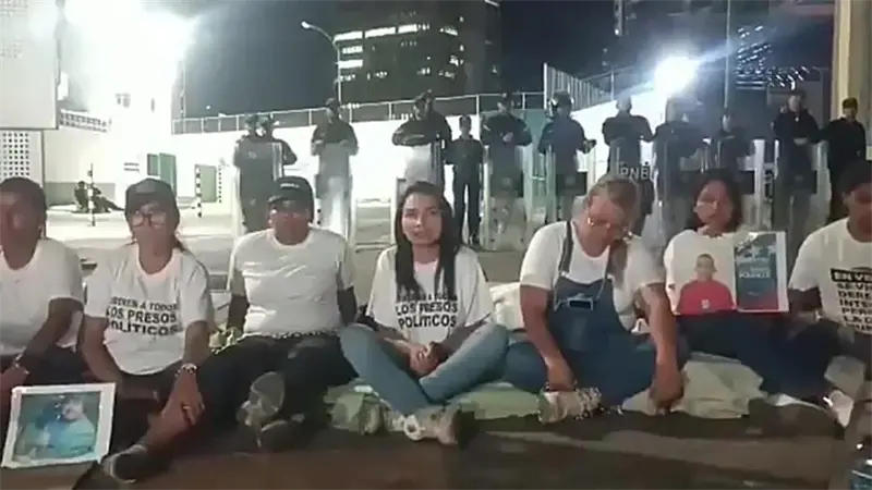 Un grupo de presos pol&iacute;ticos inicia huelga de hambre en Caracas, denuncian sus familiares