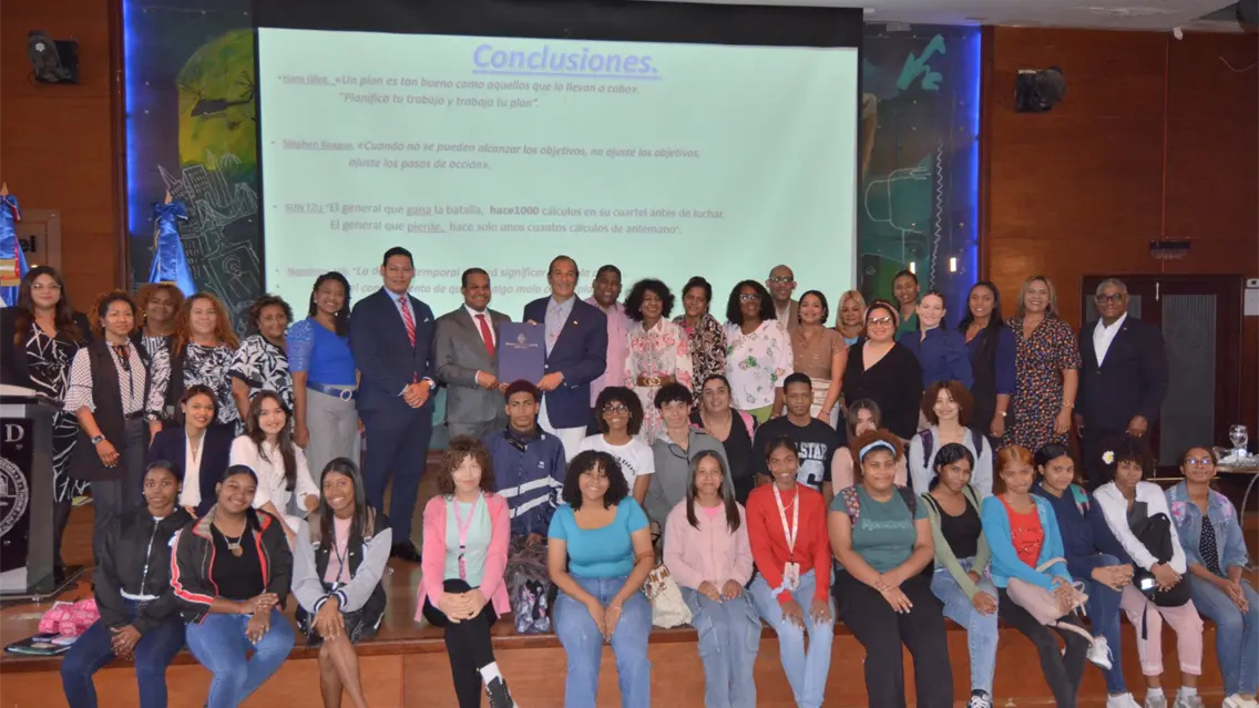 UASD pone en debate la vigencia del ceremonial y protocolo en la era digital