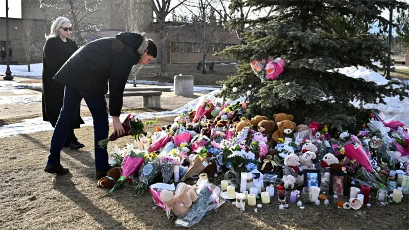 Padre de la autora de la matanza en una localidad canadiense expresa su dolor por tragedia