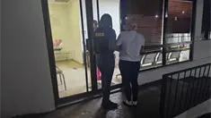 Atrapan mujer pretend&iacute;a salir por el AILA con 14 paquetes de coca&iacute;na