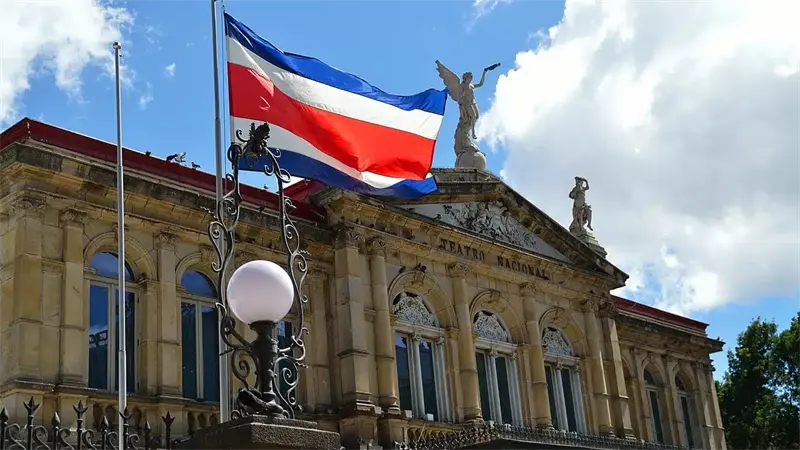 Costa Rica insta a sus nacionales a salir de Cuba y a no viajar a la isla ante escasez