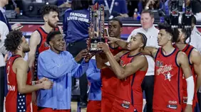 Estrellas de Edwards y Booker conquistan el All-Star tras imponerse a los veteranos